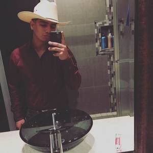 Meet your Posher, Gilberto